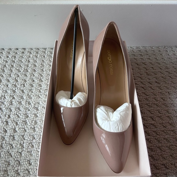 Brand new, never worn tan Sergio Rossi heels. - Picture 3 of 6